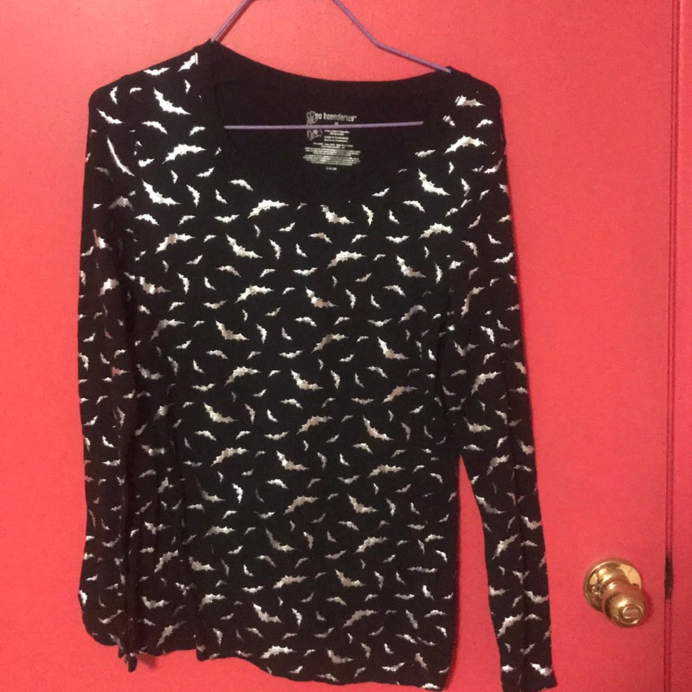 Long sleeve black shirt with Bat prints